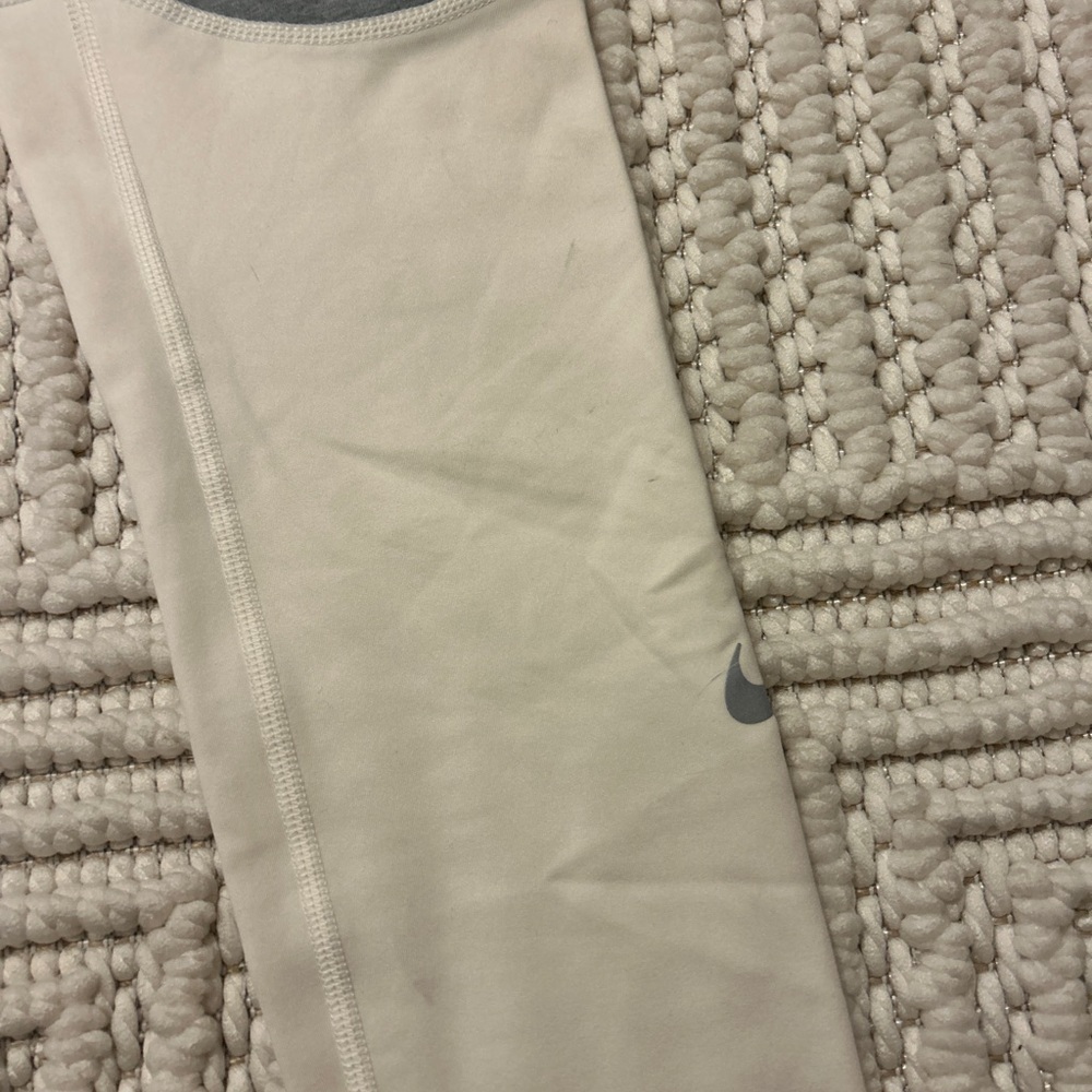 CU3401-068 Womens Nike Size small Runway Fast Warm Running Tights White and Gray - Picture 4 of 7